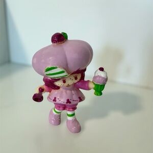 Vtg 1981 PVC Figure Raspberry Tart with Sundae Strawberry Shortcake Miniature